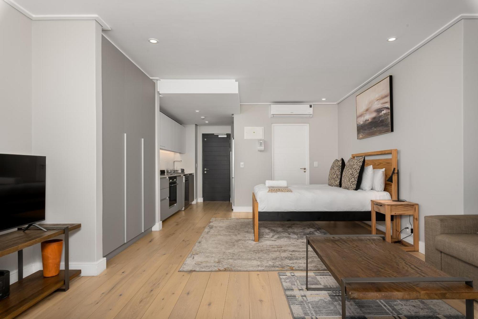 7 On Bantry * Kaapstad